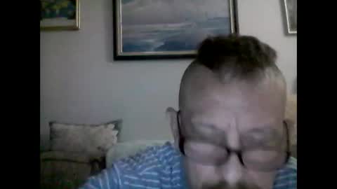 Snapshot of mhitch924 chatting on May 24, 1:32 am mhitch924 online show from May 24, 1:32 am