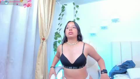 Mia online show from May 19, 9:21 pm
