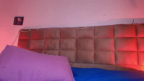 Emi online show from November 4, 7:24 pm