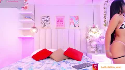 mia__bailey_ online show from March 18, 3:09 am