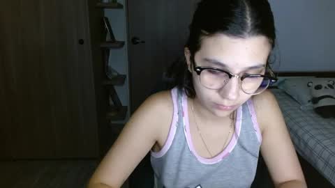 Mia online show from April 7, 4:24 am