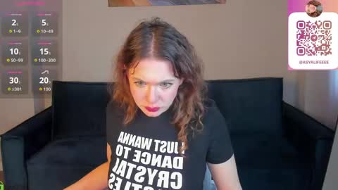 Snapshot of mia__miler chatting on May 24, 1:10 am mia online show from May 24, 1:10 am