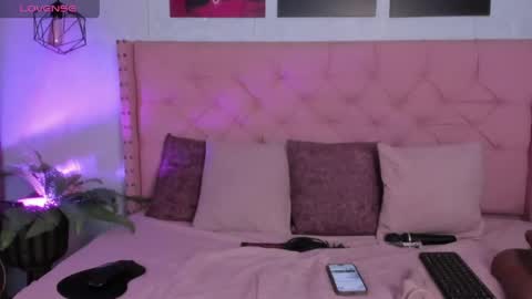 Snapshot of mia__star1 chatting on April 15, 7:58 pm Mia online show from April 15, 7:58 pm