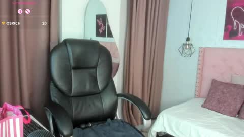 Snapshot of mia__star1 chatting on May 11, 7:11 pm Mia online show from May 11, 7:11 pm
