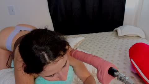 Snapshot of mia_adams66 chatting on April 10, 8:57 pm Mia adams online show from April 10, 8:57 pm
