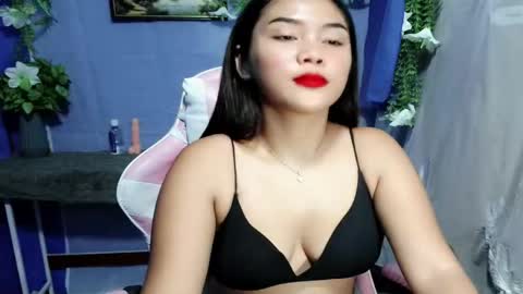 Mia online show from January 6, 6:22 pm