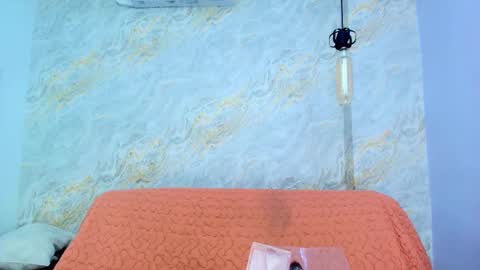 Mia  online show from October 2, 12:01 pm