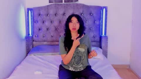 Snapshot of mia_cavallii chatting on December 19, 1:18 pm mia_cavallii online show from December 19, 1:18 pm