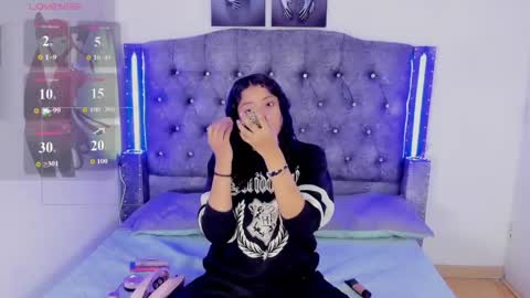 Snapshot of mia_cavallii chatting on March 2, 12:01 pm mia_cavallii online show from March 2, 12:01 pm