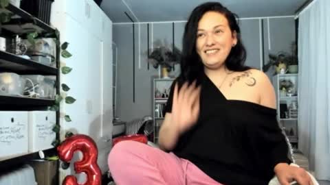 Snapshot of mia_clancy chatting on December 9, 8:12 pm MIA online show from December 9, 8:12 pm