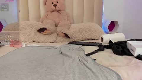 mia_corner online show from January 15, 10:13 pm