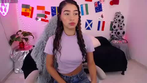 Snapshot of mia_cute_girl chatting on July 12, 12:18 pm mia_cute_girl online show from July 12, 12:18 pm