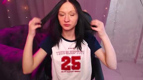 Mia online show from February 3, 2:53 am