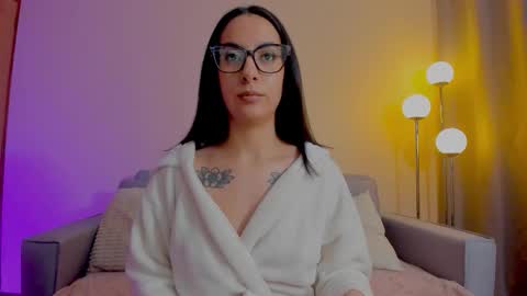 Snapshot of mia_daniellshot chatting on March 1, 1:24 pm Sarah Luna online show from March 1, 1:24 pm