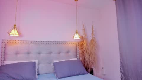 MIA help me get to 25 hands up online show from April 14, 3:45 am