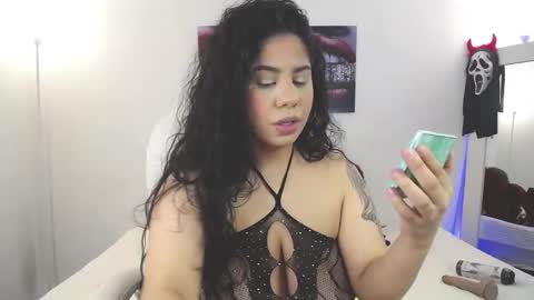 Mia online show from January 31, 11:56 pm