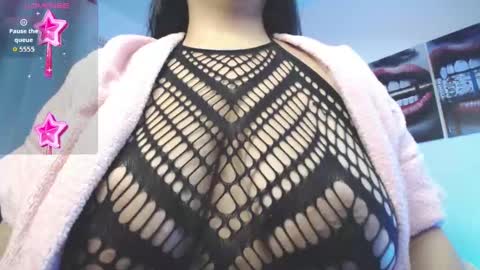 Mia online show from September 27, 10:20 am