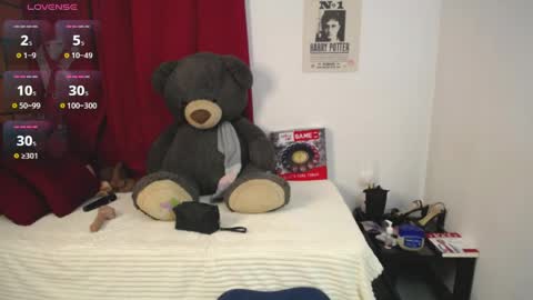 Mia online show from April 10, 12:10 pm