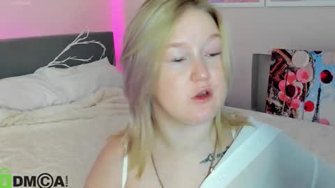 Mia online show from October 12, 2:21 am