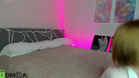 Mia online show from October 21, 2:45 am