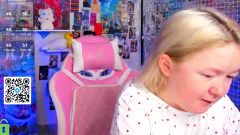 Snapshot of mia_ferd chatting on March 21, 3:11 am Mia online show from March 21, 3:11 am