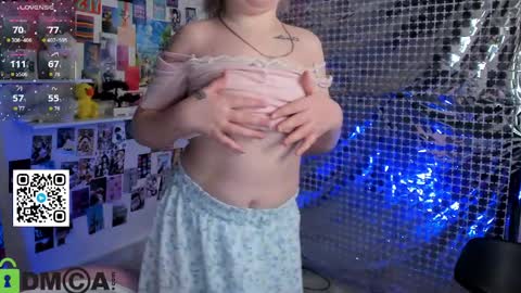 Snapshot of mia_ferd chatting on March 28, 3:39 am Mia online show from March 28, 3:39 am