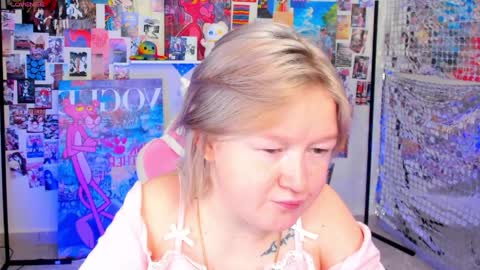 Snapshot of mia_ferd chatting on March 29, 2:44 am Mia online show from March 29, 2:44 am