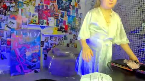 Snapshot of mia_ferd chatting on March 31, 3:08 am Mia online show from March 31, 3:08 am