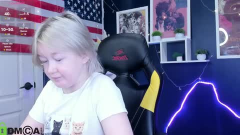Snapshot of mia_ferd chatting on April 25, 3:09 am Mia online show from April 25, 3:09 am