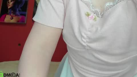 Snapshot of mia_ferd chatting on June 24, 3:05 am Mia online show from June 24, 3:05 am