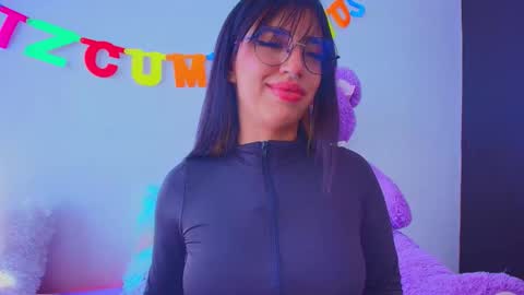 Mia flames online show from November 27, 3:25 pm