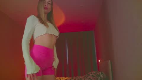 Mia online show from March 11, 4:10 am