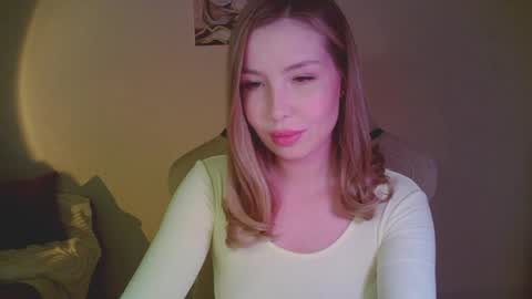 Snapshot of mia_fleur_ chatting on April 28, 9:42 pm Mia online show from April 28, 9:42 pm