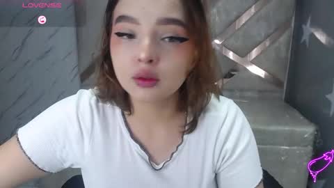 Mia online show from March 23, 1:04 pm