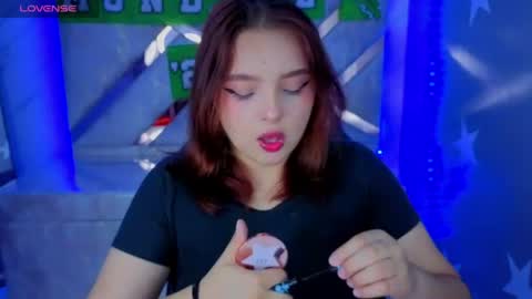Snapshot of mia_foster_t chatting on July 4, 1:28 pm Mia online show from July 4, 1:28 pm