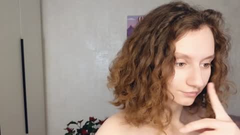 Mia  online show from January 28, 3:57 pm