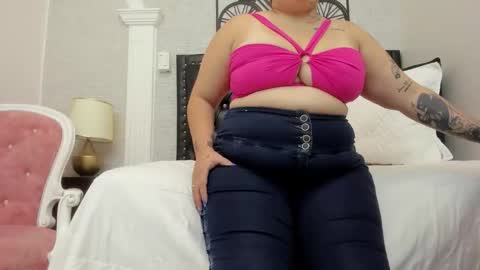 Snapshot of mia_ginger_bbw chatting on May 16, 7:56 pm mia online show from May 16, 7:56 pm