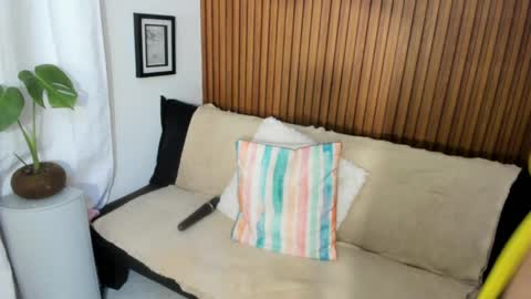 Mia online show from April 7, 3:40 am