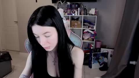 Snapshot of mia_gothh chatting on February 18, 3:19 pm MIA HELP ME REACH 100 LIKES online show from February 18, 3:19 pm
