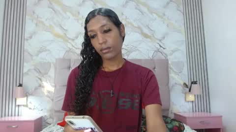 Mia Hiills online show from June 22, 12:35 pm