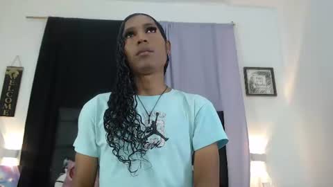 Mia Hiills online show from July 11, 12:30 pm