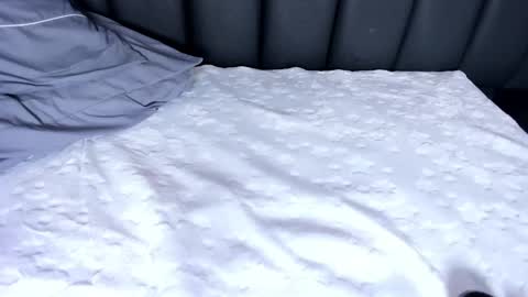  I am Mia  online show from February 17, 4:15 pm