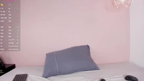  I am Mia  online show from February 16, 11:50 am