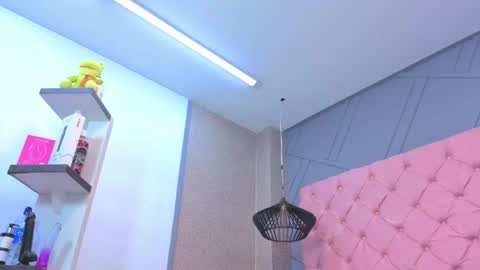 Mia online show from April 12, 1:49 pm