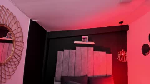 Val  online show from February 18, 7:10 pm