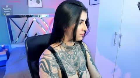 Val  online show from July 4, 4:51 am
