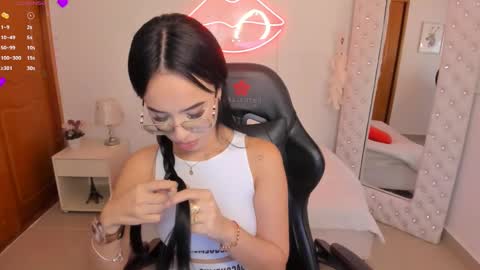    online show from March 5, 3:40 pm