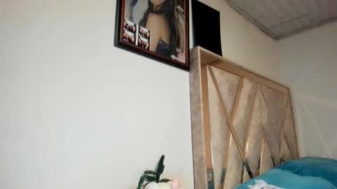 mia kaneee online show from January 10, 6:31 pm