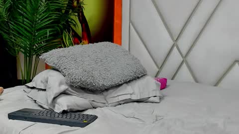 mia_kleim1 online show from March 12, 12:50 am