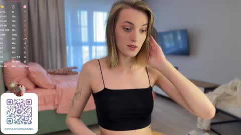 Mia online show from May 6, 8:19 am